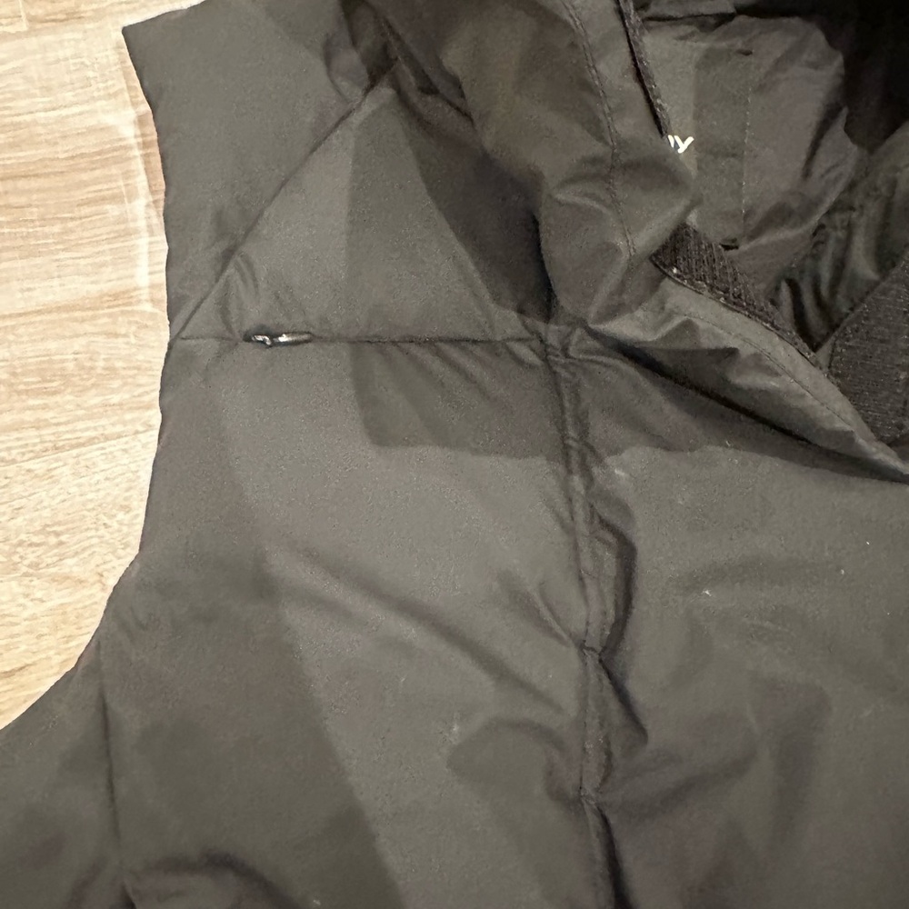 Ivy Black Puffer Vest for Women - Picture 4 of 8